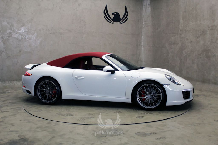 Foto do veículo PORSCHE  911 CARRERA S CABRIOLET 2017 8.473 KM 649.000,00