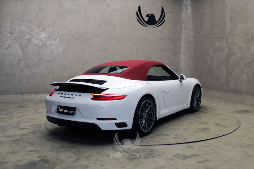 Foto do veículo PORSCHE  911 CARRERA S CABRIOLET 2017 8.473 KM 649.000,00