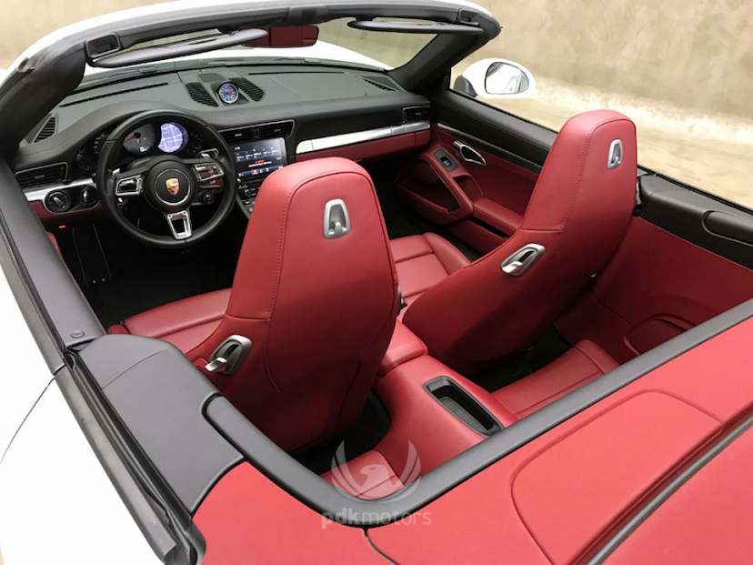 Foto do veículo PORSCHE  911 CARRERA S CABRIOLET 2017 8.473 KM 649.000,00