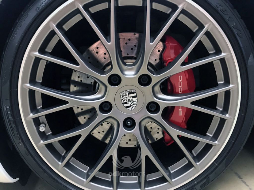 Foto do veículo PORSCHE  911 CARRERA S CABRIOLET 2017 8.473 KM 649.000,00