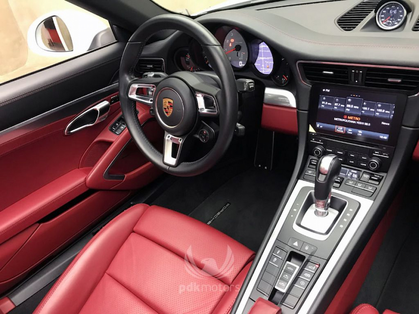 Foto do veículo PORSCHE  911 CARRERA S CABRIOLET 2017 8.473 KM 649.000,00