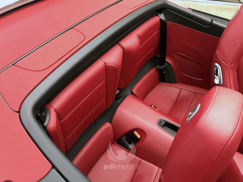 Foto do veículo PORSCHE  911 CARRERA S CABRIOLET 2017 8.473 KM 649.000,00