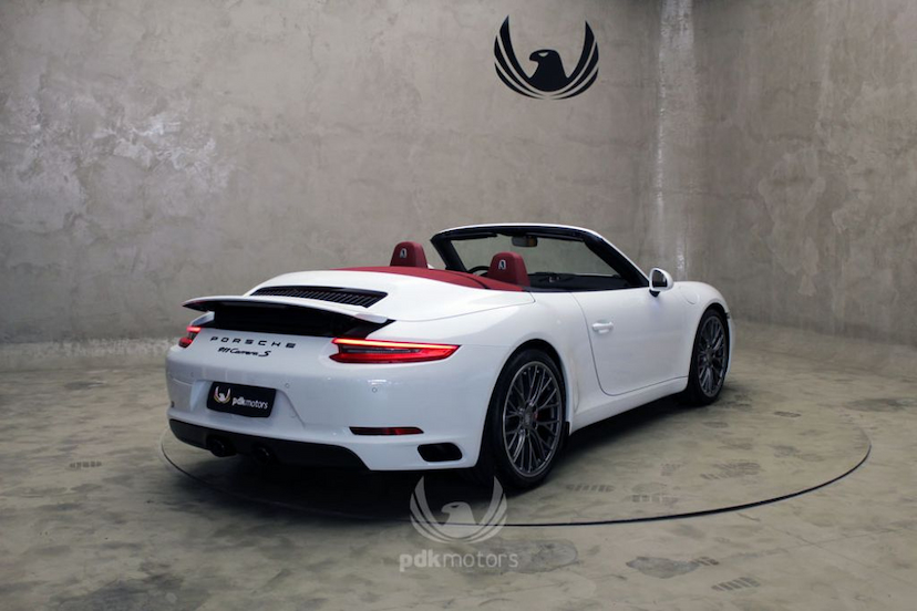 Foto do veículo PORSCHE  911 CARRERA S CABRIOLET 2017 8.473 KM 649.000,00