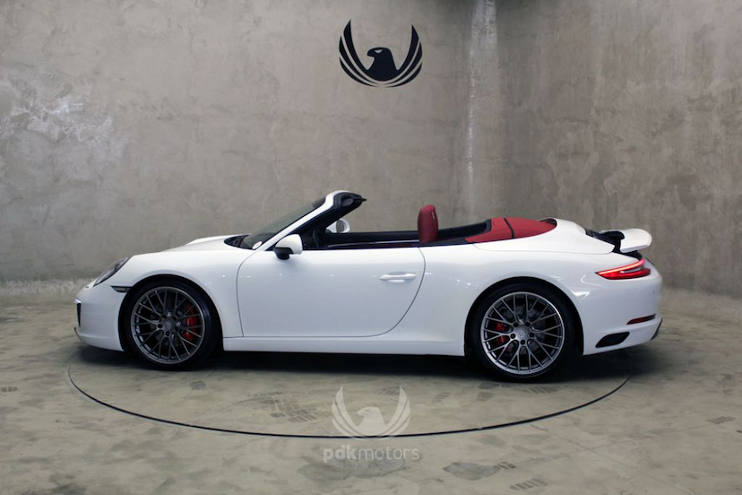Foto do veículo PORSCHE  911 CARRERA S CABRIOLET 2017 8.473 KM 649.000,00