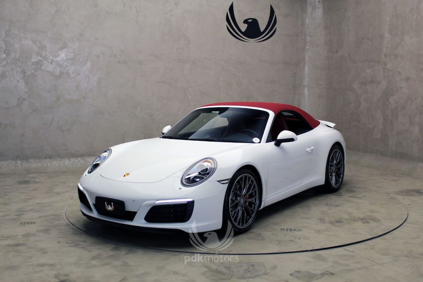 Foto do veículo PORSCHE  911 CARRERA S CABRIOLET 2017 8.473 KM 649.000,00