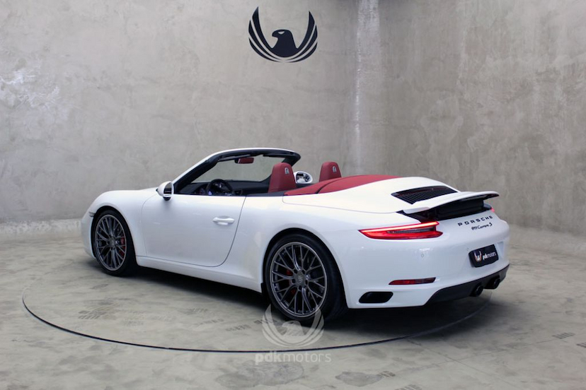 Foto do veículo PORSCHE  911 CARRERA S CABRIOLET 2017 8.473 KM 649.000,00