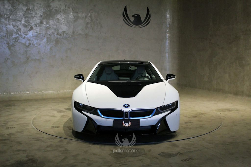 Foto do veículo BMW  I8 2016 840 KM 499.000,00
