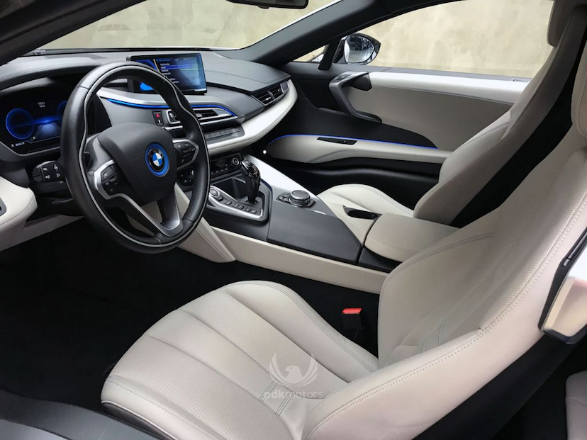 Foto do veículo BMW  I8 2016 840 KM 499.000,00