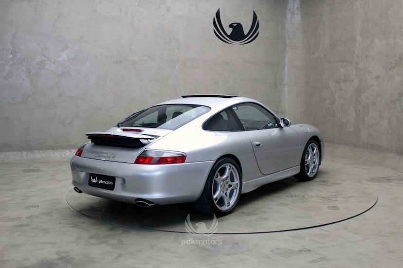 Foto do veículo PORSCHE  911 CARRERA 4 2002 28.600 KM 210.000,00