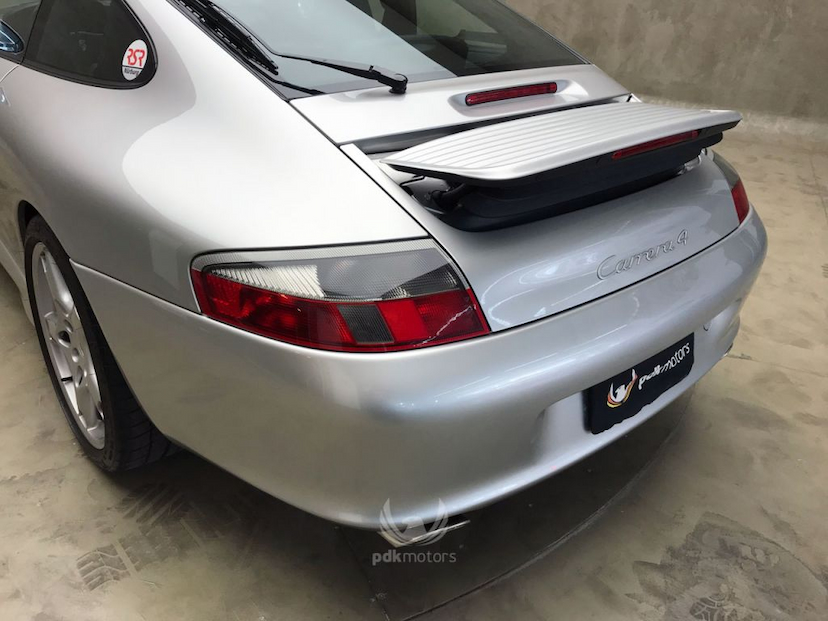 Foto do veículo PORSCHE  911 CARRERA 4 2002 28.600 KM 210.000,00