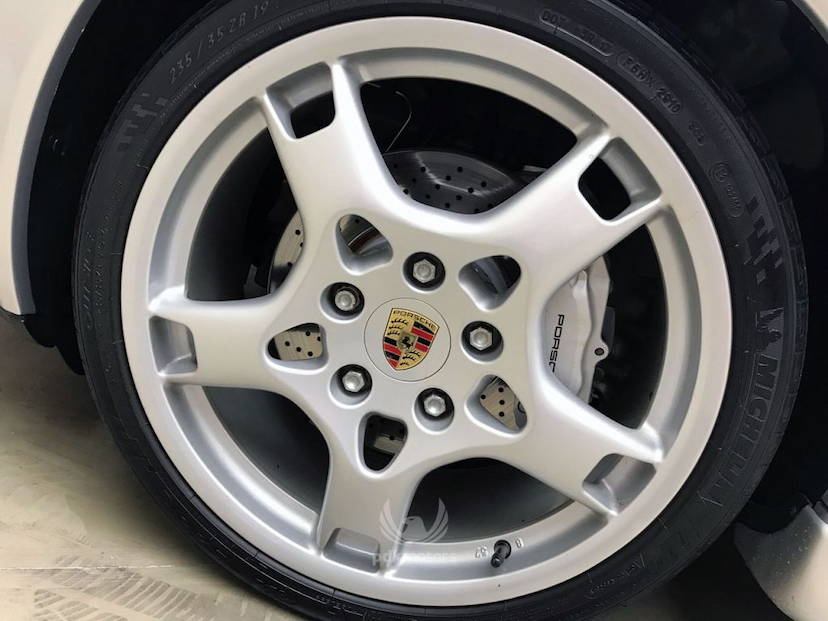 Foto do veículo PORSCHE  911 CARRERA 4 2002 28.600 KM 210.000,00