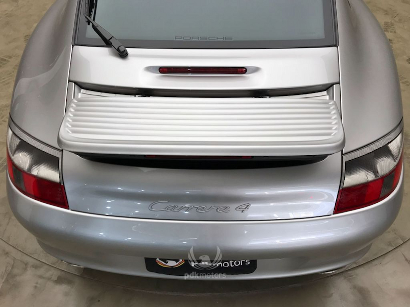 Foto do veículo PORSCHE  911 CARRERA 4 2002 28.600 KM 210.000,00