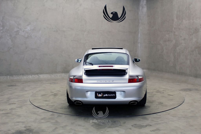 Foto do veículo PORSCHE  911 CARRERA 4 2002 28.600 KM 210.000,00