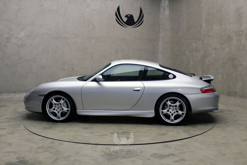 Foto do veículo PORSCHE  911 CARRERA 4 2002 28.600 KM 210.000,00