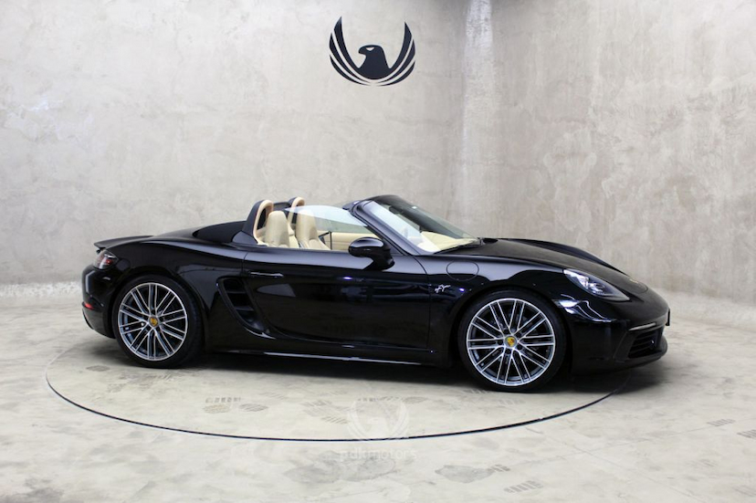 Foto do veículo PORSCHE  718 BOXSTER 2017 13.680 KM 359.000,00