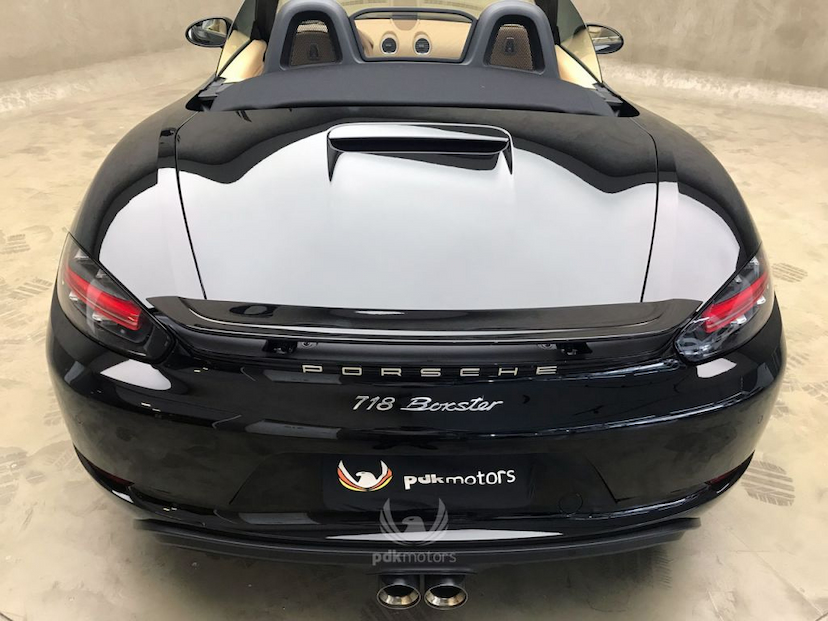 Foto do veículo PORSCHE  718 BOXSTER 2017 13.680 KM 359.000,00