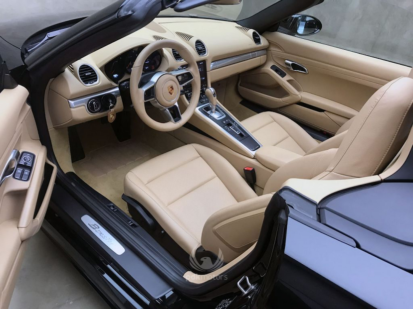 Foto do veículo PORSCHE  718 BOXSTER 2017 13.680 KM 359.000,00