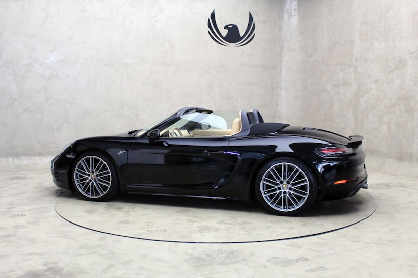 Foto do veículo PORSCHE  718 BOXSTER 2017 13.680 KM 359.000,00