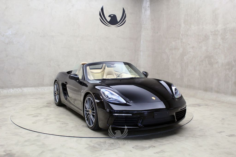 Foto do veículo PORSCHE  718 BOXSTER 2017 13.680 KM 359.000,00