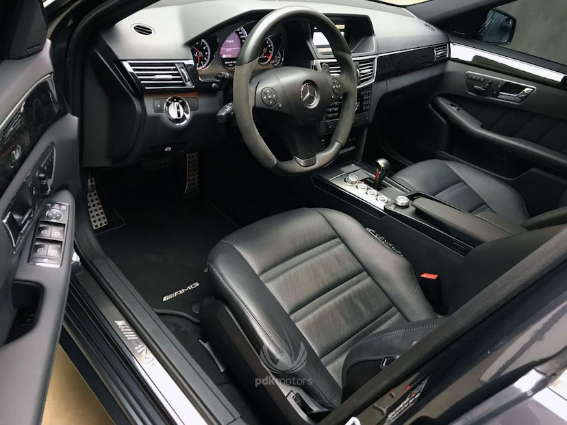 Foto do veículo MERCEDES-BENZ  E63 AMG 2010 46.280 KM 165.900,00