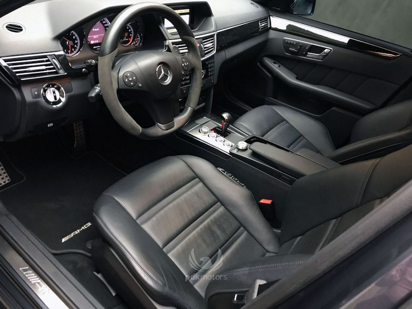 Foto do veículo MERCEDES-BENZ  E63 AMG 2010 46.280 KM 165.900,00