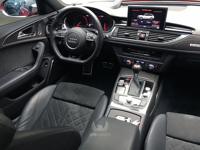 Foto do veículo AUDI RS6 AVANT QUATTRO 2016 7.815 KM 449.000,00