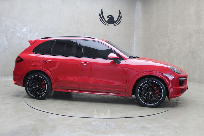 Foto do veículo PORSCHE  CAYENNE GTS 2014 41.720 KM 314.000,00