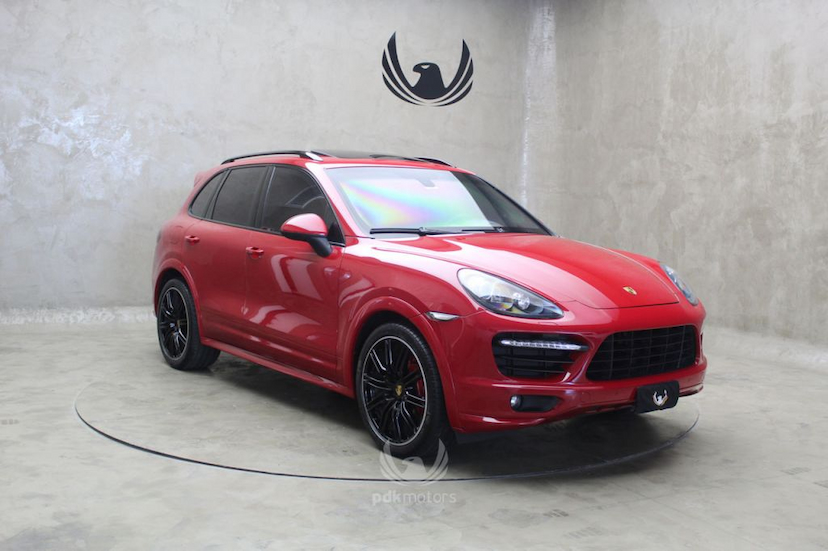 Foto do veículo PORSCHE  CAYENNE GTS 2014 41.720 KM 314.000,00