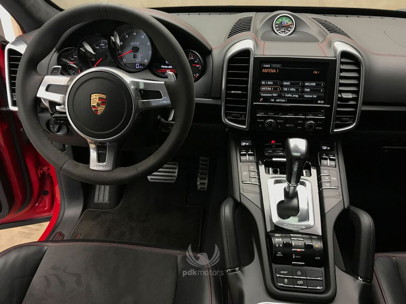 Foto do veículo PORSCHE  CAYENNE GTS 2014 41.720 KM 314.000,00