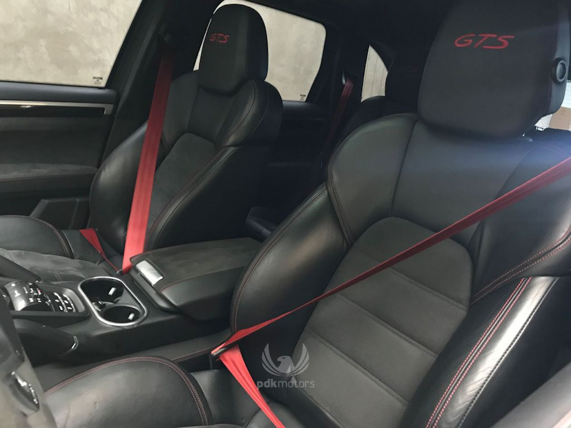 Foto do veículo PORSCHE  CAYENNE GTS 2014 41.720 KM 314.000,00