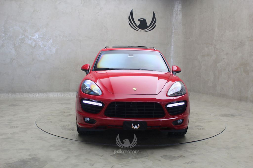 Foto do veículo PORSCHE  CAYENNE GTS 2014 41.720 KM 314.000,00