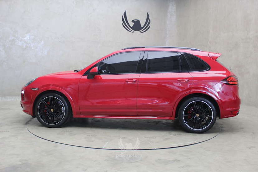 Foto do veículo PORSCHE  CAYENNE GTS 2014 41.720 KM 314.000,00