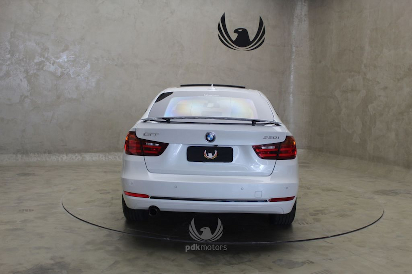 Foto do veículo BMW  320I SPORT GT 2014 48.170 KM 120.000,00