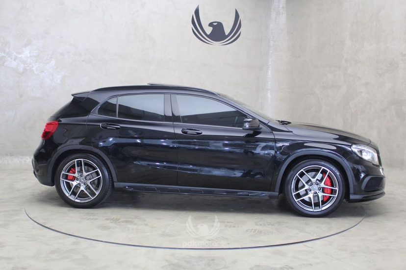Foto do veículo MERCEDES-BENZ  GLA 45 AMG 2015 35.700 KM 192.000,00