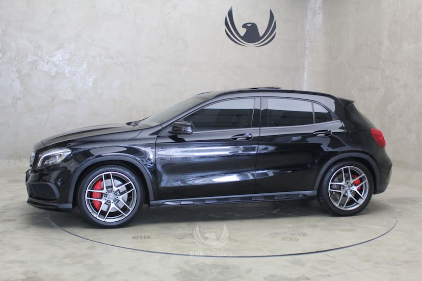 Foto do veículo MERCEDES-BENZ  GLA 45 AMG 2015 35.700 KM 192.000,00
