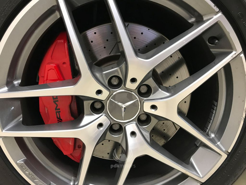 Foto do veículo MERCEDES-BENZ  GLA 45 AMG 2015 35.700 KM 192.000,00