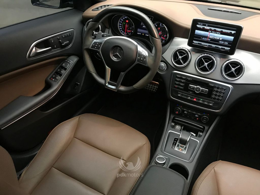 Foto do veículo MERCEDES-BENZ  GLA 45 AMG 2015 35.700 KM 192.000,00