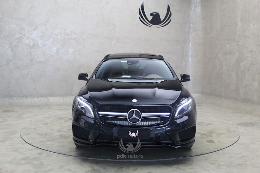 Foto do veículo MERCEDES-BENZ  GLA 45 AMG 2015 35.700 KM 192.000,00
