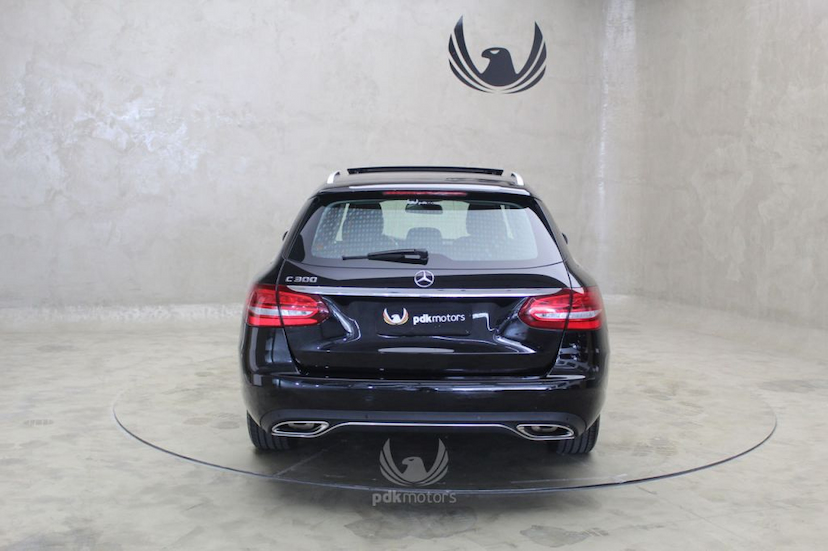 Foto do veículo MERCEDES-BENZ  C300 AVANTGARDE ESTATE 2017 24.700 KM 164.900,00