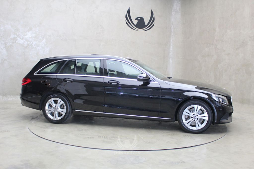 Foto do veículo MERCEDES-BENZ  C300 AVANTGARDE ESTATE 2017 24.700 KM 164.900,00