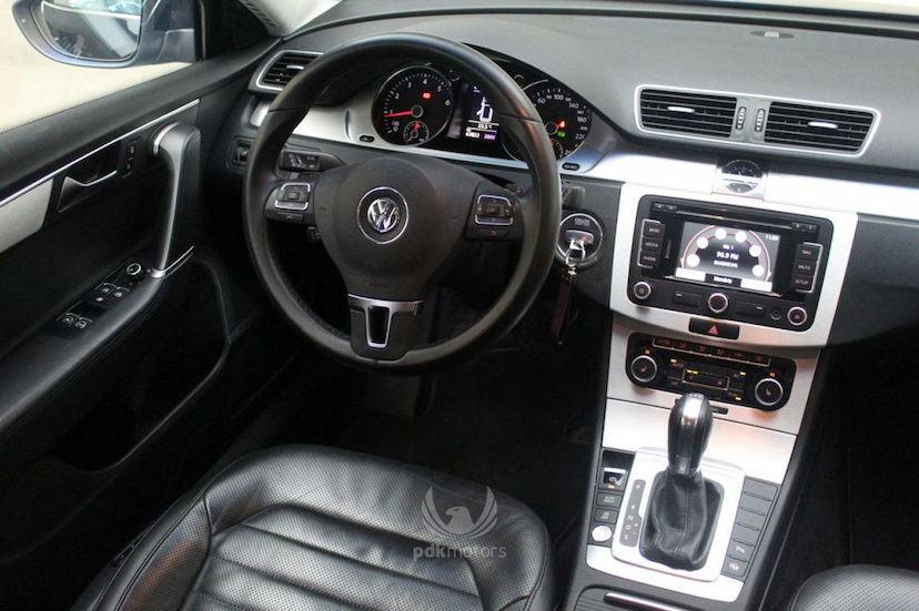 Foto do veículo VOLKSWAGEN  PASSAT VARIANT TSI 2012 63.900 KM 70.000,00