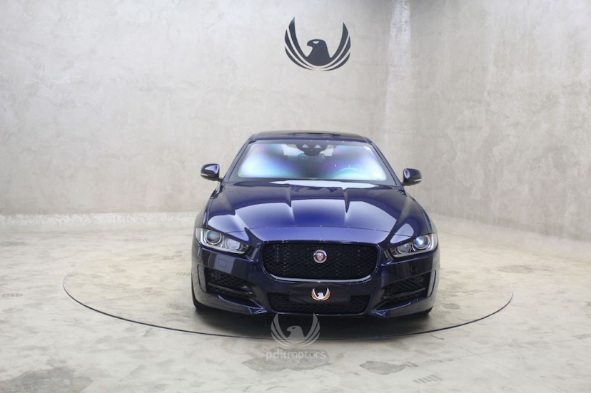 Foto do veículo JAGUAR  XE R-SPORT 2017 14.300 KM 189.000,00
