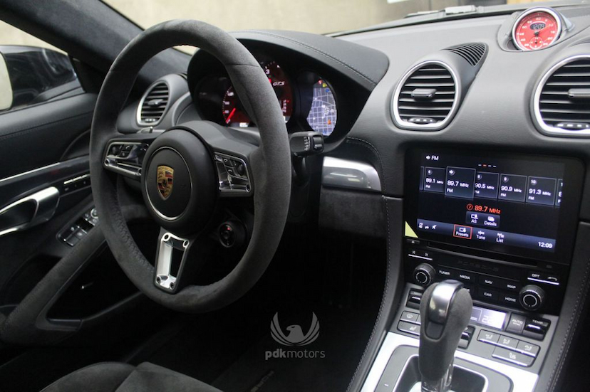 Foto do veículo PORSCHE  718 CAYMAN GTS 2019 1.895 KM 520.000,00