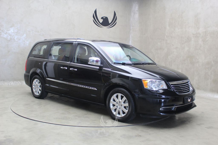 Foto do veículo CHRYSLER  TOWN&COUNTRY 2014 51.200 KM 139.000,00