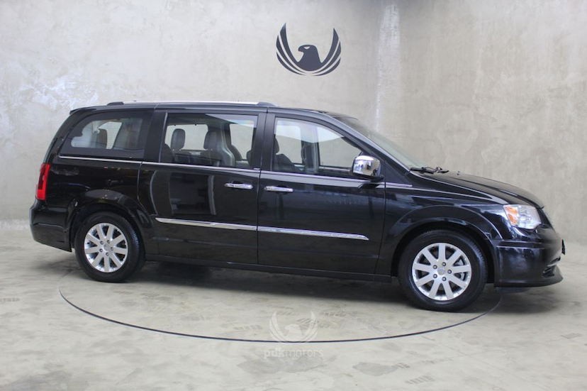 Foto do veículo CHRYSLER  TOWN&COUNTRY 2014 51.200 KM 139.000,00