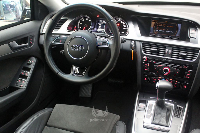 Foto do veículo AUDI A5 SPORTBACK AMBIENTE 2013 21.425 KM 99.000,00