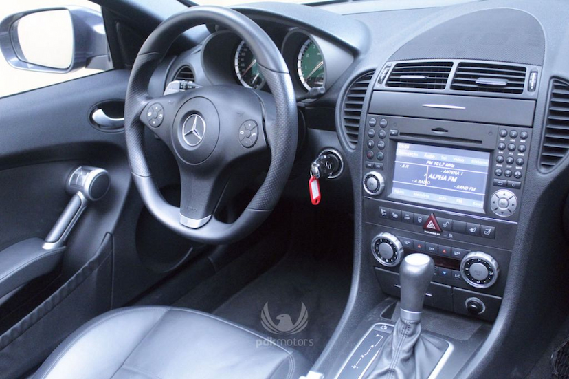 Foto do veículo MERCEDES-BENZ  SLK 55 AMG 2010 35.765 KM 185.000,00