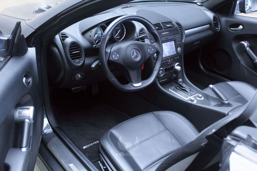 Foto do veículo MERCEDES-BENZ  SLK 55 AMG 2010 35.765 KM 185.000,00