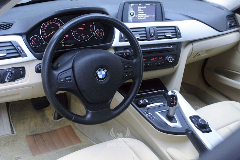Foto do veículo BMW  320I 2013 55.900 KM 72.900,00