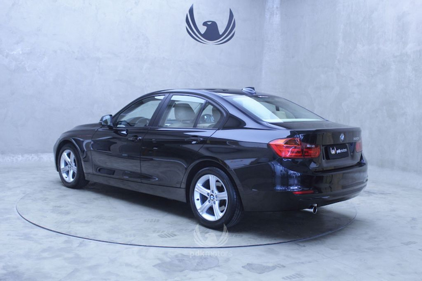Foto do veículo BMW  320I 2013 55.900 KM 72.900,00